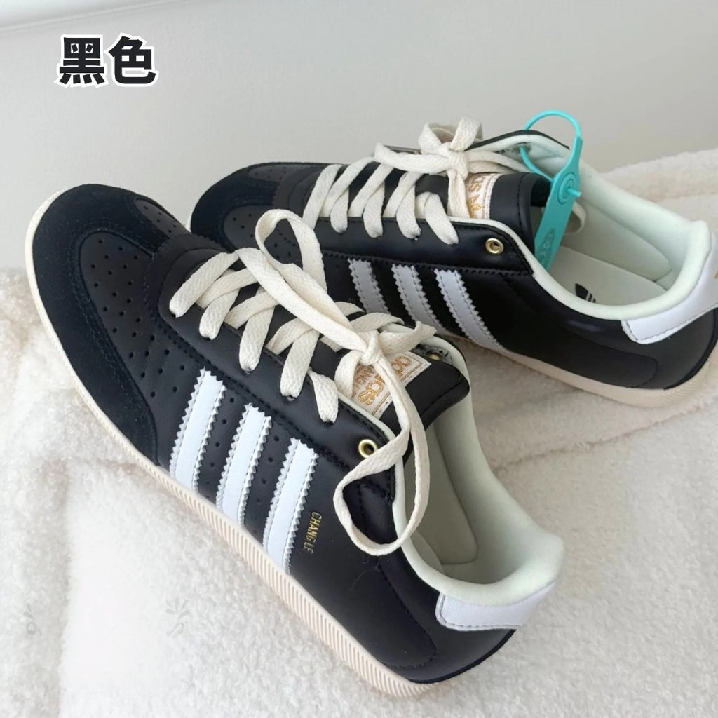 Adidas Sneakers