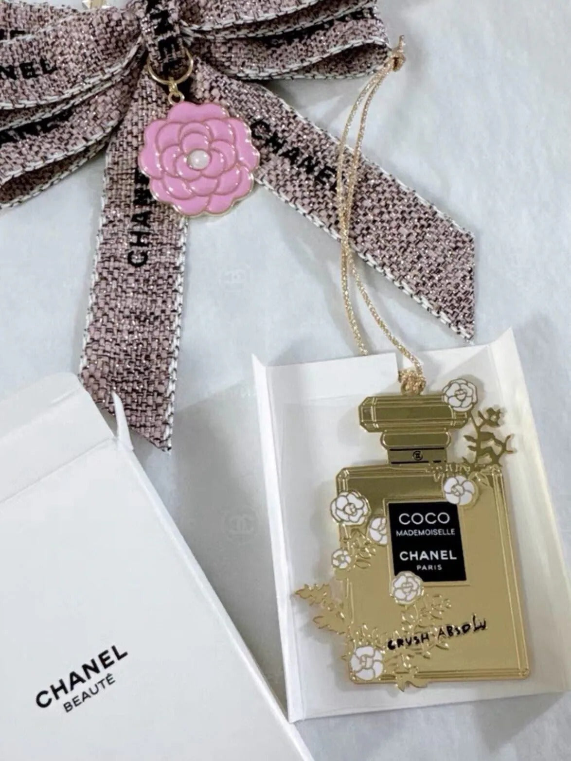Chanel  pendant